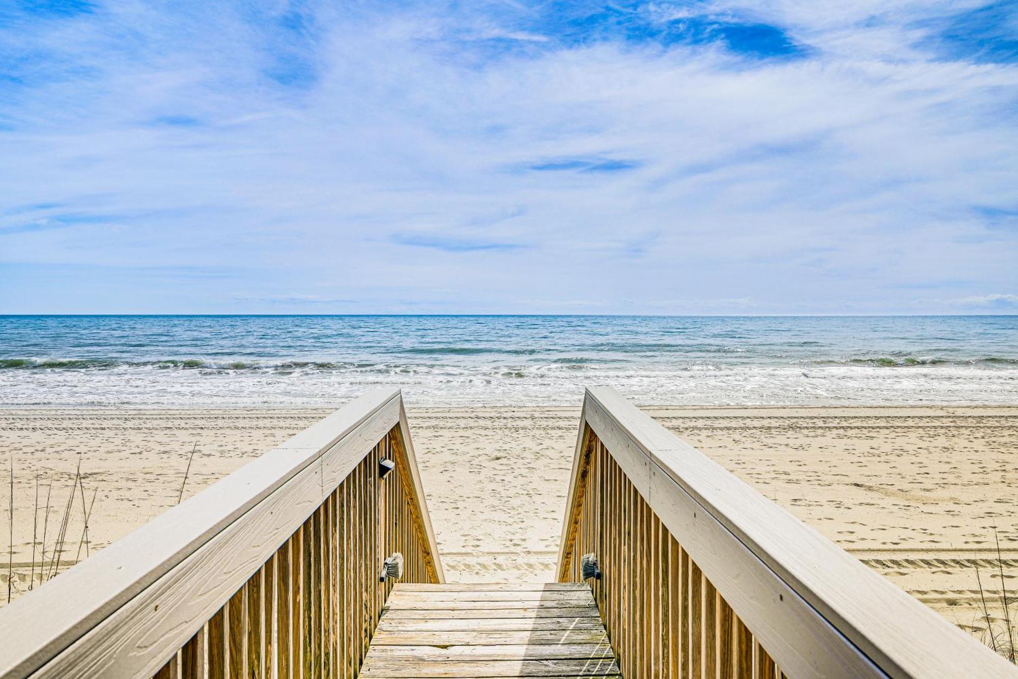 On-The-Beach Escape Oceanfront In Surfside! Myrtle Beach Exteriör bild